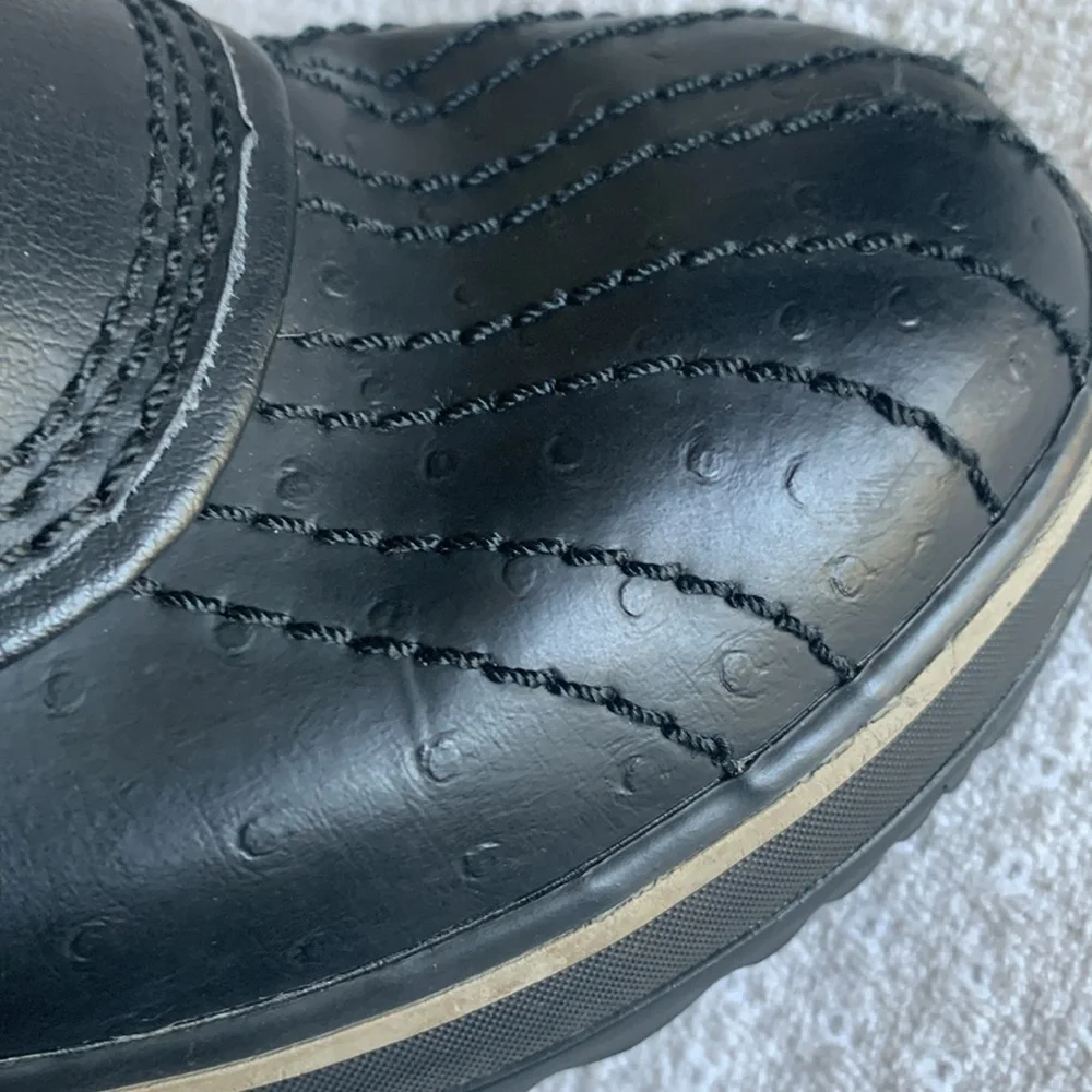 Sorel winter boots Black Fur Trim Waterproof Rubber with Quilted shaft size 8